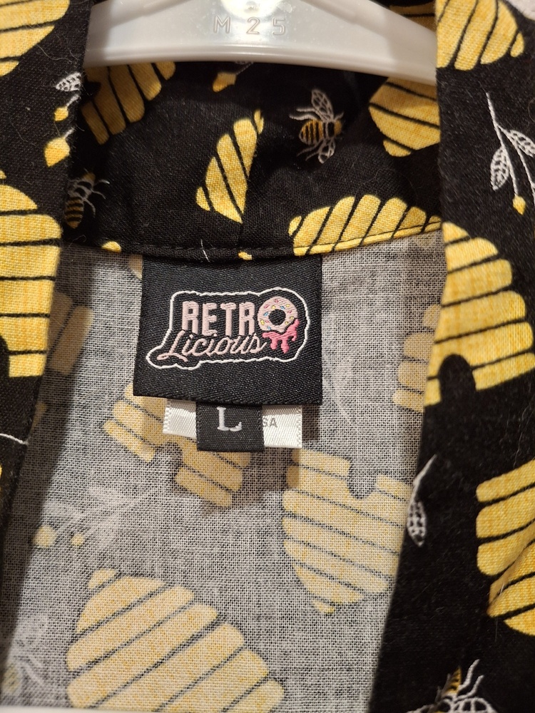 Retrolicious Limited Edition Black Beehive Bee Print Bow Tie Blouse Size L - Picture 4 of 6